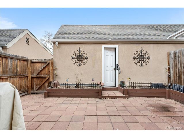 2925 S Vaughn Way, Aurora, CO 80014