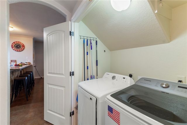 4313 Commando Trail, College Station, TX 77845