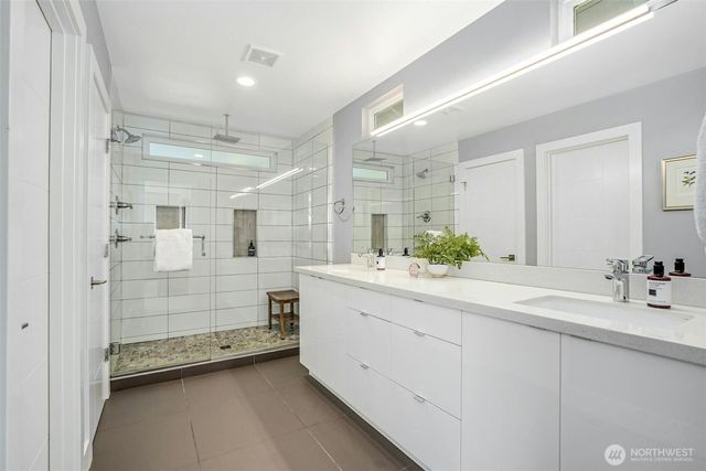6065 NE 135th Street, Kirkland, WA 98034