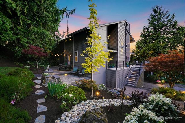 6065 NE 135th Street, Kirkland, WA 98034