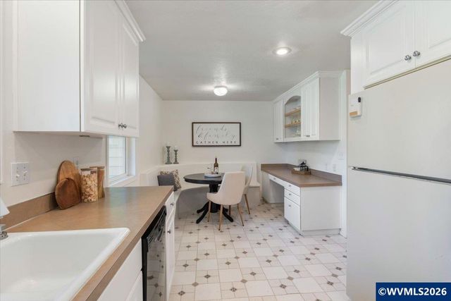 405 Fir Knoll Ln NE, Salem, OR 97317