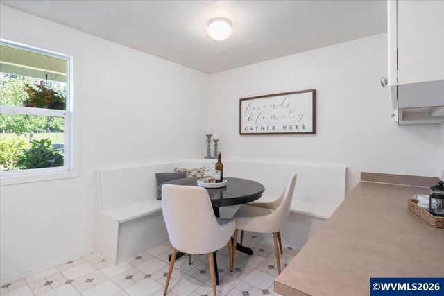 405 Fir Knoll Ln NE, Salem, OR 97317