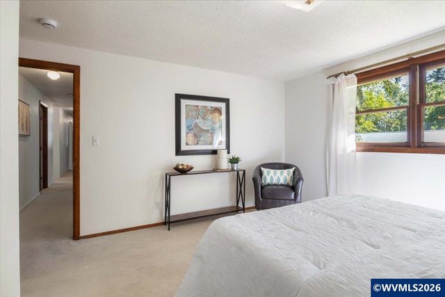 405 Fir Knoll Ln NE, Salem, OR 97317