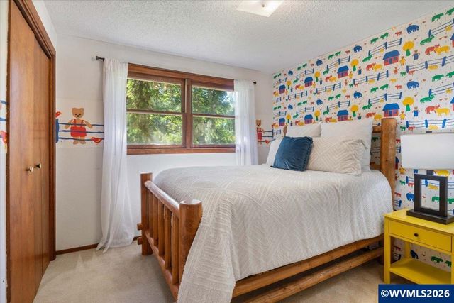 405 Fir Knoll Ln NE, Salem, OR 97317