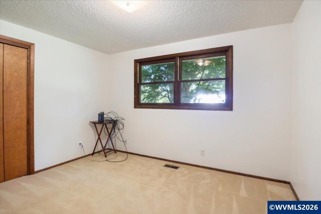 405 Fir Knoll Ln NE, Salem, OR 97317