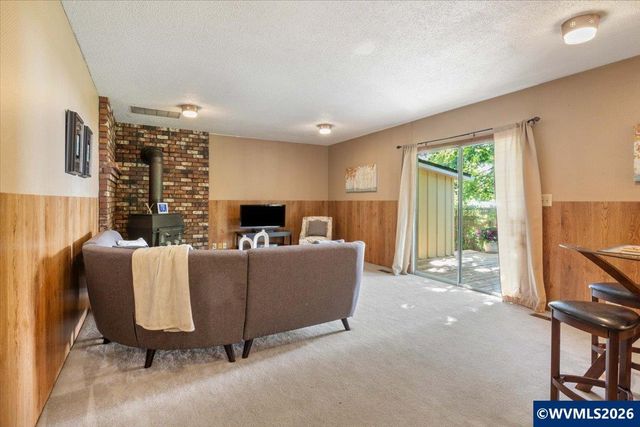 405 Fir Knoll Ln NE, Salem, OR 97317