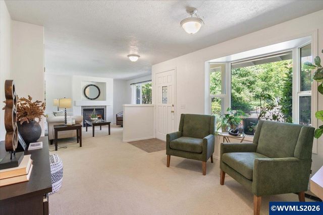 405 Fir Knoll Ln NE, Salem, OR 97317