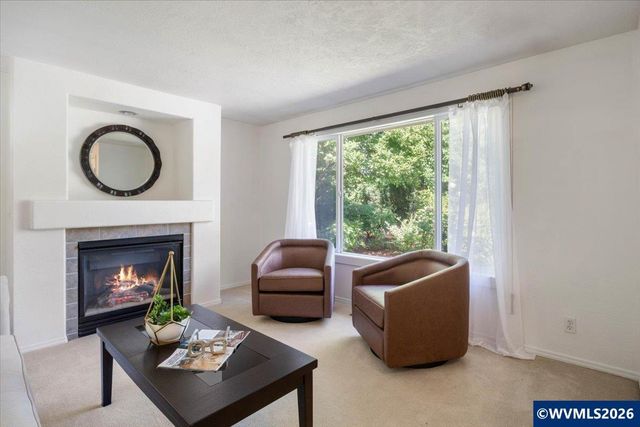 405 Fir Knoll Ln NE, Salem, OR 97317