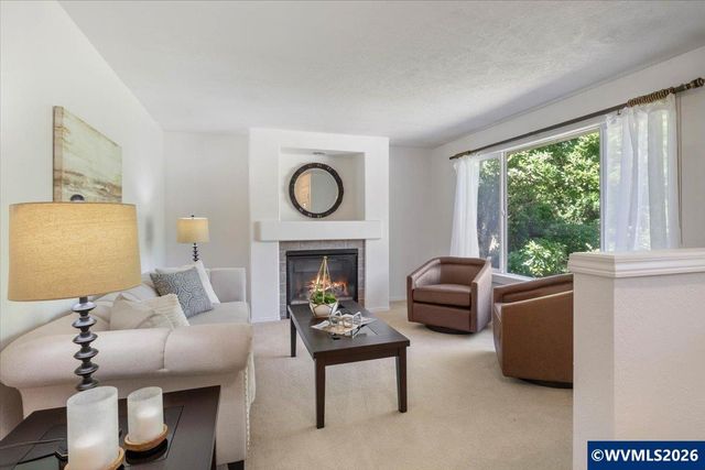 405 Fir Knoll Ln NE, Salem, OR 97317