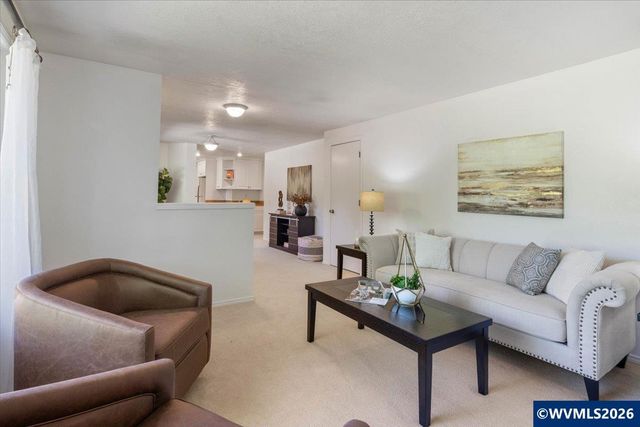 405 Fir Knoll Ln NE, Salem, OR 97317