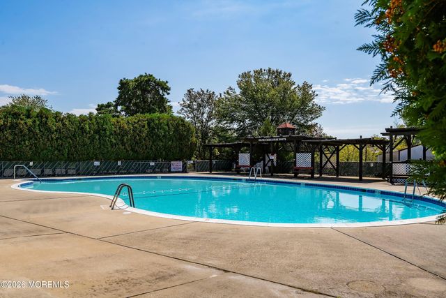 46 Auburn Road, Toms River, NJ 08757
