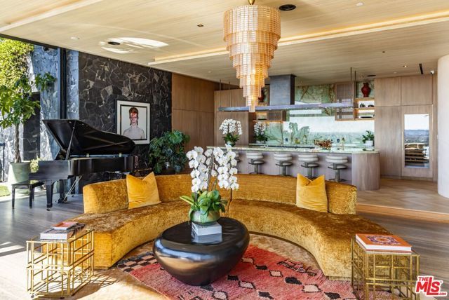 1851 N Stanley Avenue, Los Angeles, CA 90046