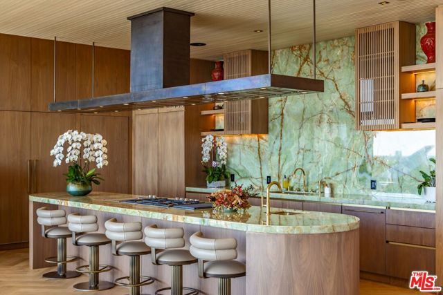 1851 N Stanley Avenue, Los Angeles, CA 90046