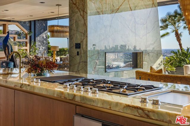 1851 N Stanley Avenue, Los Angeles, CA 90046