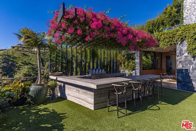 1851 N Stanley Avenue, Los Angeles, CA 90046