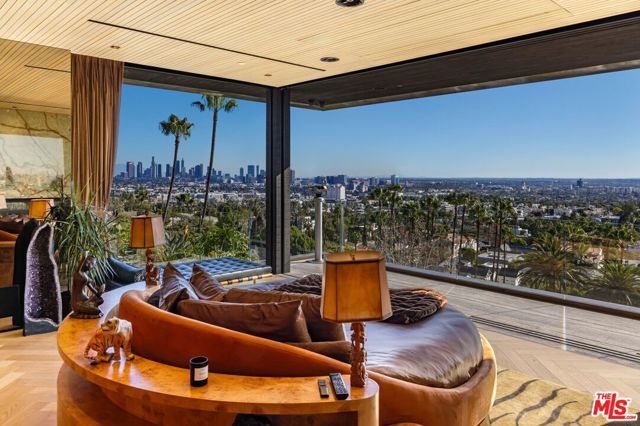 1851 N Stanley Avenue, Los Angeles, CA 90046