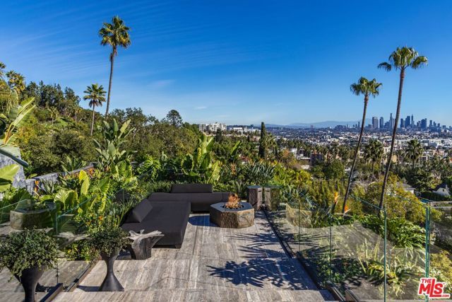 1851 N Stanley Avenue, Los Angeles, CA 90046