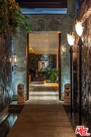 1851 N Stanley Avenue, Los Angeles, CA 90046