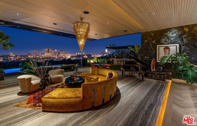 1851 N Stanley Avenue, Los Angeles, CA 90046