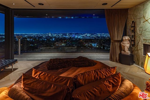 1851 N Stanley Avenue, Los Angeles, CA 90046