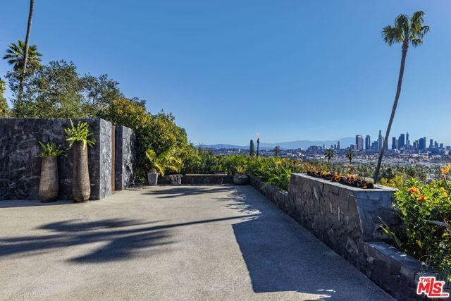 1851 N Stanley Avenue, Los Angeles, CA 90046