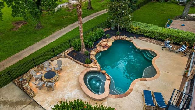1623 Pecan Crossing Drive, Richmond, TX 77406