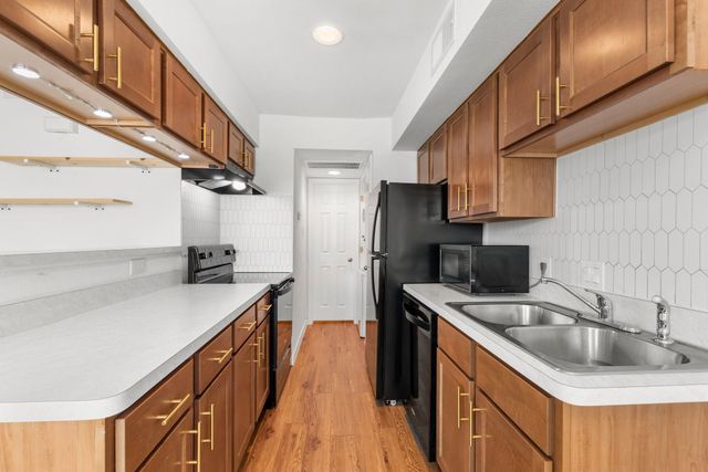 2750 Holly Hall Street 1917, Houston, TX 77054