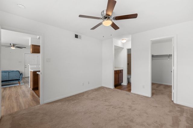 2750 Holly Hall Street 1917, Houston, TX 77054