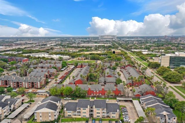 2750 Holly Hall Street 1917, Houston, TX 77054
