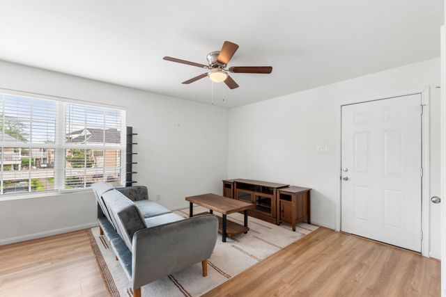 2750 Holly Hall Street 1917, Houston, TX 77054