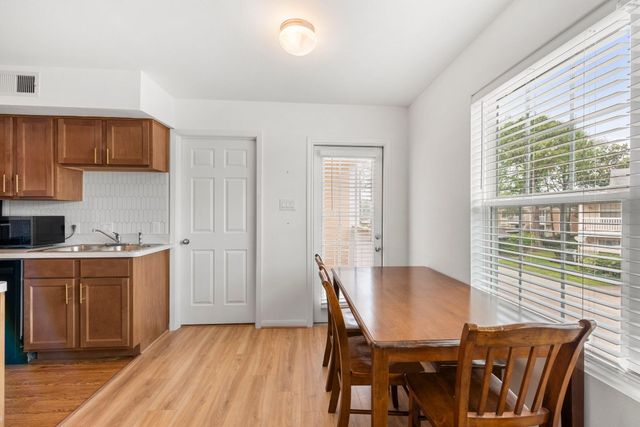 2750 Holly Hall Street 1917, Houston, TX 77054