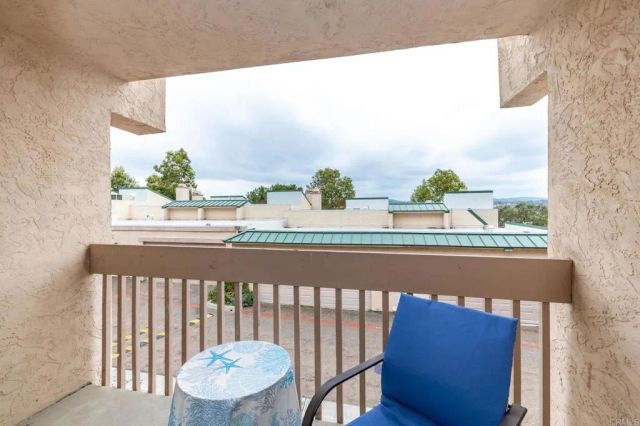 694 Ascot Drive, Vista, CA 92083