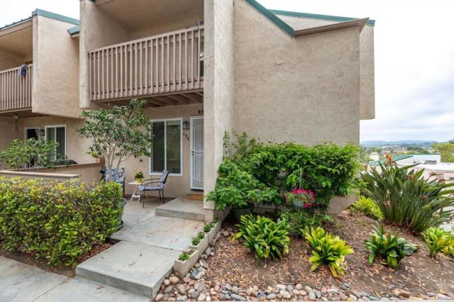 694 Ascot Drive, Vista, CA 92083