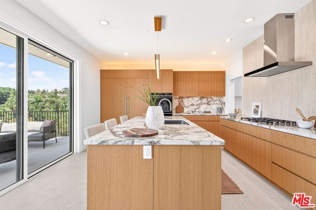8045 Bulwer Drive, Los Angeles, CA 90046