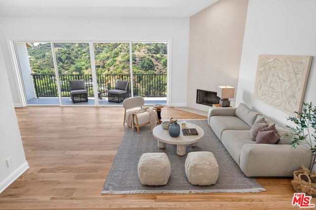 8045 Bulwer Drive, Los Angeles, CA 90046