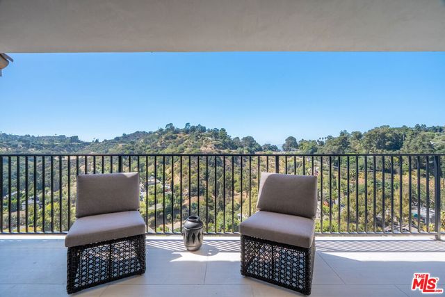 8045 Bulwer Drive, Los Angeles, CA 90046