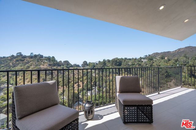 8045 Bulwer Drive, Los Angeles, CA 90046