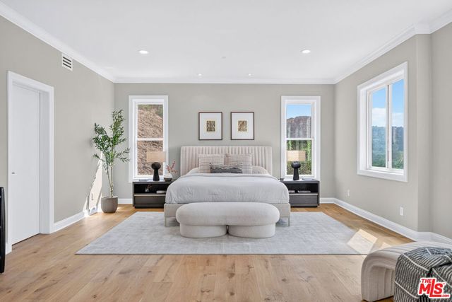 8045 Bulwer Drive, Los Angeles, CA 90046