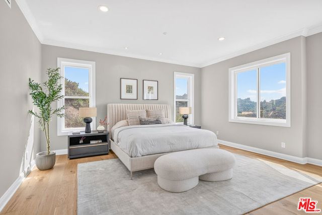 8045 Bulwer Drive, Los Angeles, CA 90046