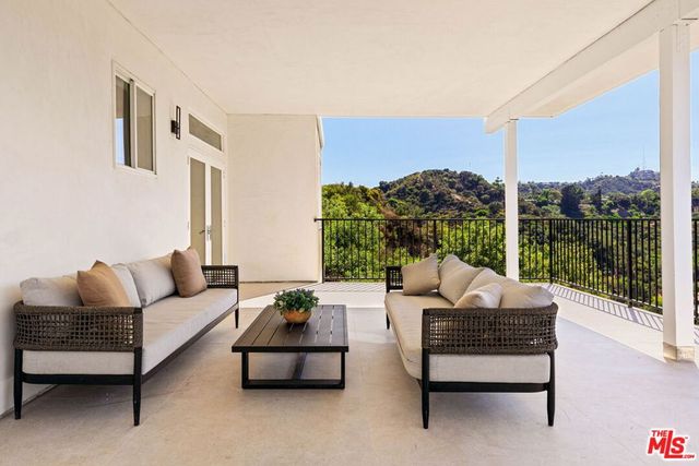 8045 Bulwer Drive, Los Angeles, CA 90046