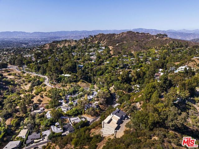 8045 Bulwer Drive, Los Angeles, CA 90046