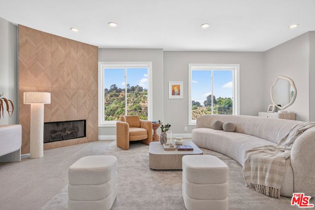 8045 Bulwer Drive, Los Angeles, CA 90046