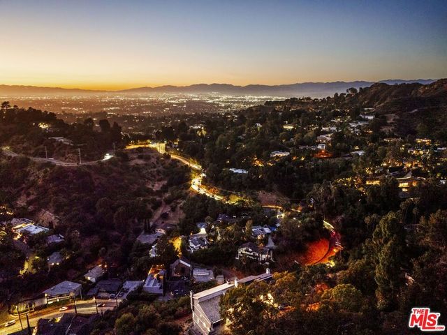 8045 Bulwer Drive, Los Angeles, CA 90046