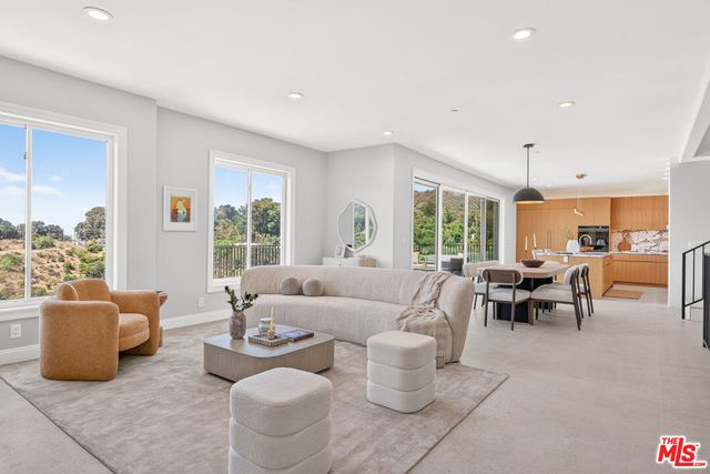 8045 Bulwer Drive, Los Angeles, CA 90046