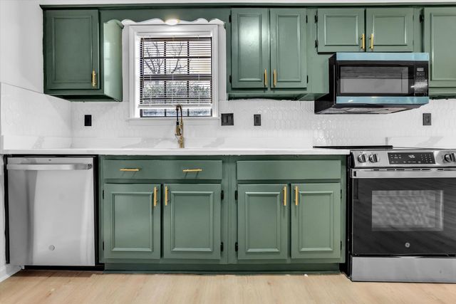 2999 WOFFINGTON LN, Germantown, TN 38138