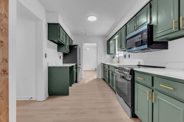 2999 WOFFINGTON LN, Germantown, TN 38138