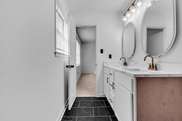 2999 WOFFINGTON LN, Germantown, TN 38138