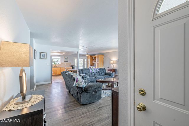 8957 E Avenue T-10, Littlerock, CA 93543