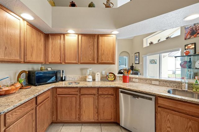 816 KNIGHTSBRIDGE CIRCLE, Davenport, FL 33896