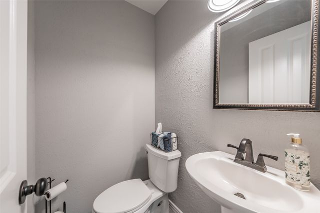 2872 winterhaven, Hurst, TX 76054